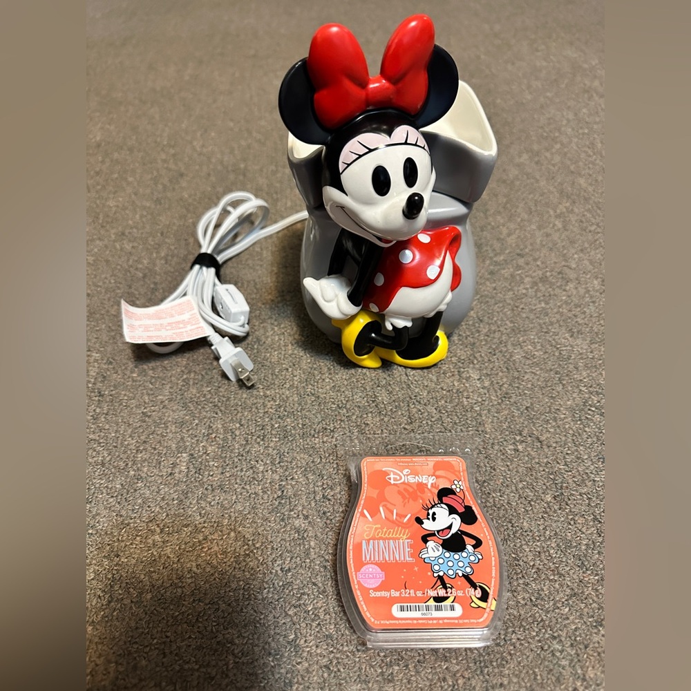 Scentsy Disney Minnie Mouse Limited Edition Classic Curve Warmer 55672 RETIRED +